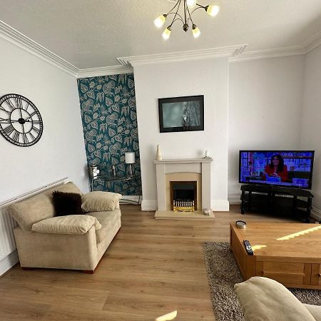 Spacious One Bedroom Apartment In Central Location 莱瑟姆-圣安妮 外观 照片
